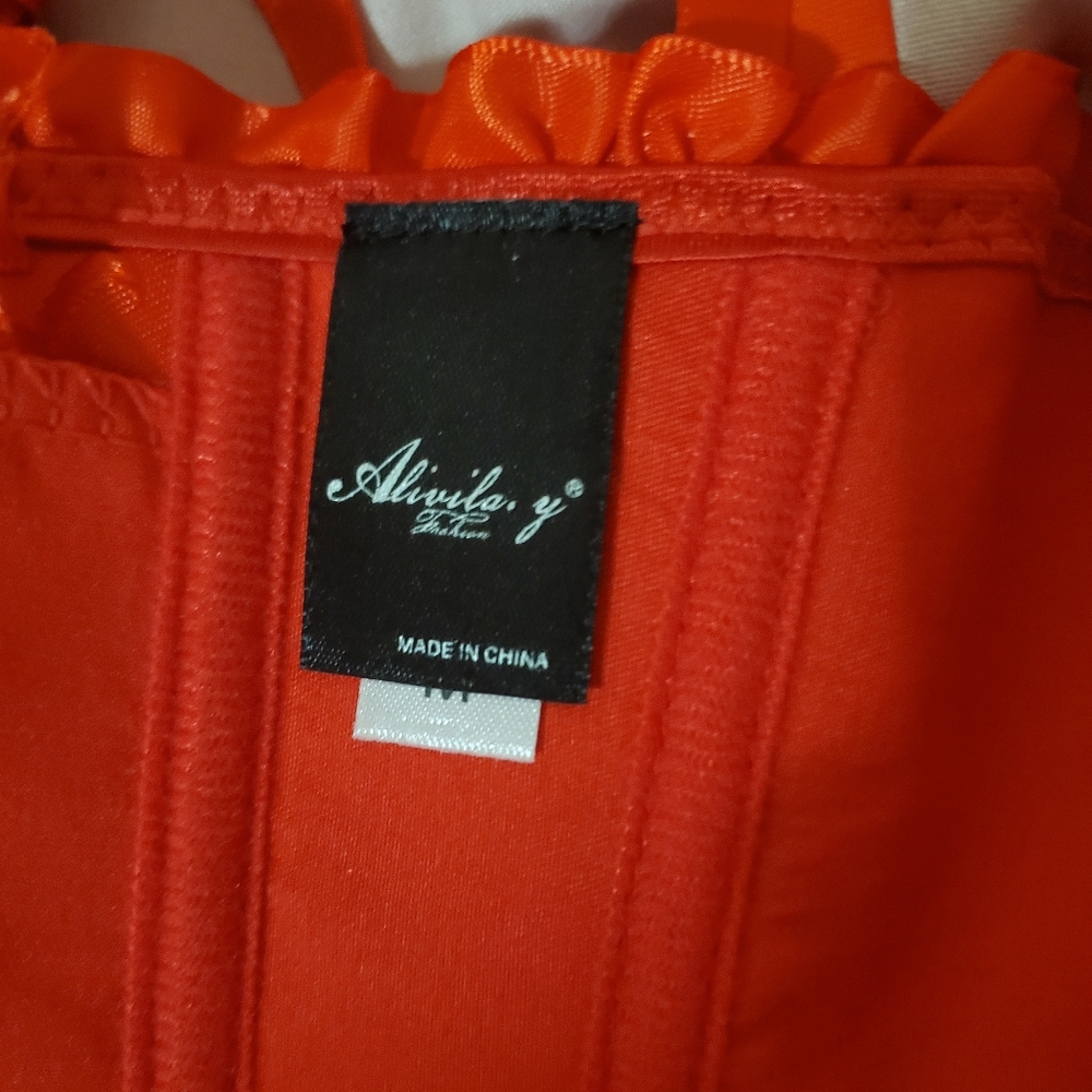 Red Corset. - Picture 6 of 6